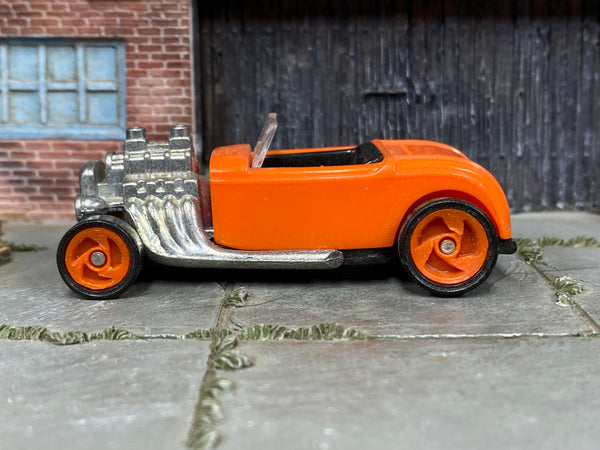 Hot Wheels 1996 McDonald's Roadster orange Hot Hubs right-side view