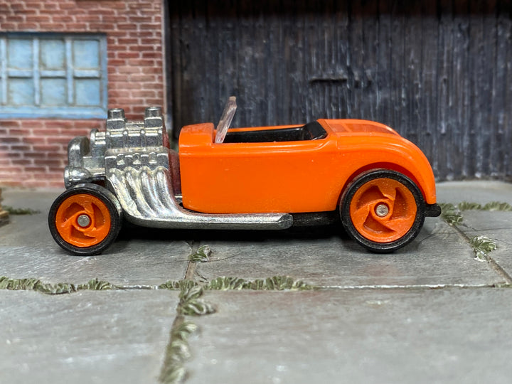 Hot Wheels 1996 McDonald's Roadster orange Hot Hubs right-side view