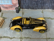 Hot Wheels 1998 Auburn 852 black and gold top view