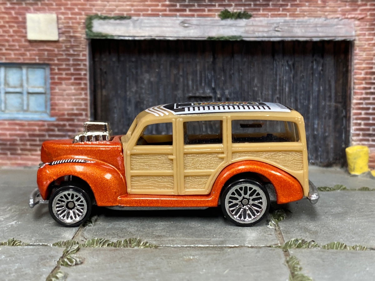 Hot Wheels 2000 '40s Woodie Linked right-side view
