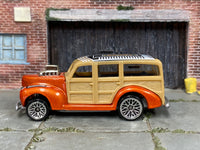 Hot Wheels 2000 '40s Woodie Linked right-side view