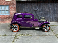 Hot Wheels 2002 Classic '32 Ford Vicky purple Red Lines left-side view