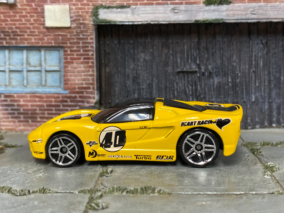 Hot Wheels 2002 40 Somethin yellow right-side view