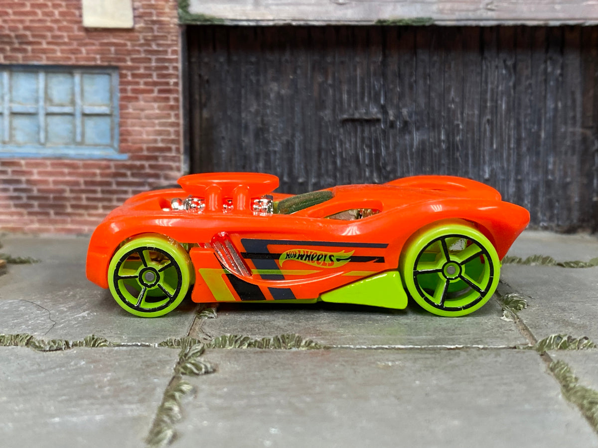 Hot Wheels 2012 Yur So Fast orange Mystery Models right-side view