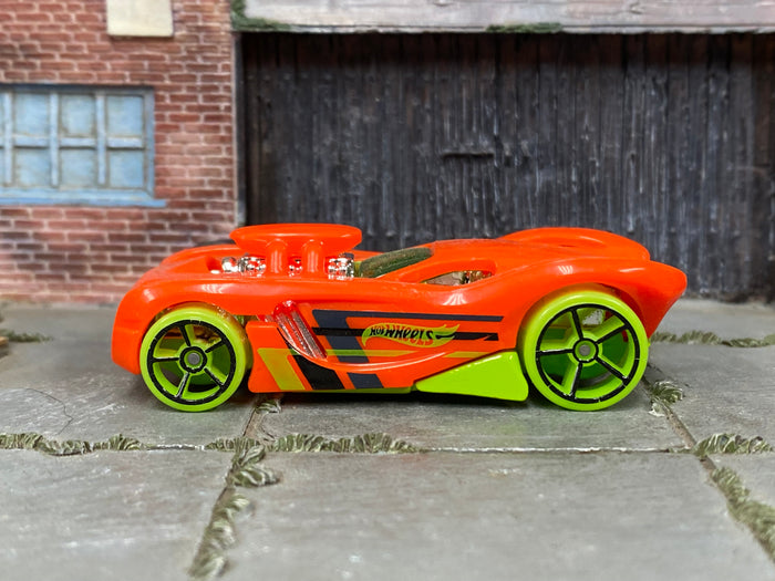 Hot Wheels 2015 Rogue Hog Treasure Hunt right-side view