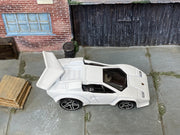 Hot Wheels 2017 Tooned Lamborghini Countach white top view