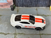 Hot Wheels 2018 2015 Ford Mustang GT white Borla top view