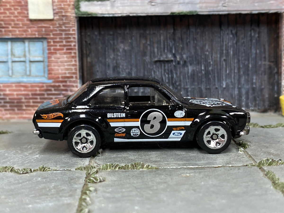Hot Wheels 2019 '70 Ford Escort RS1600 black Race Day right-side view