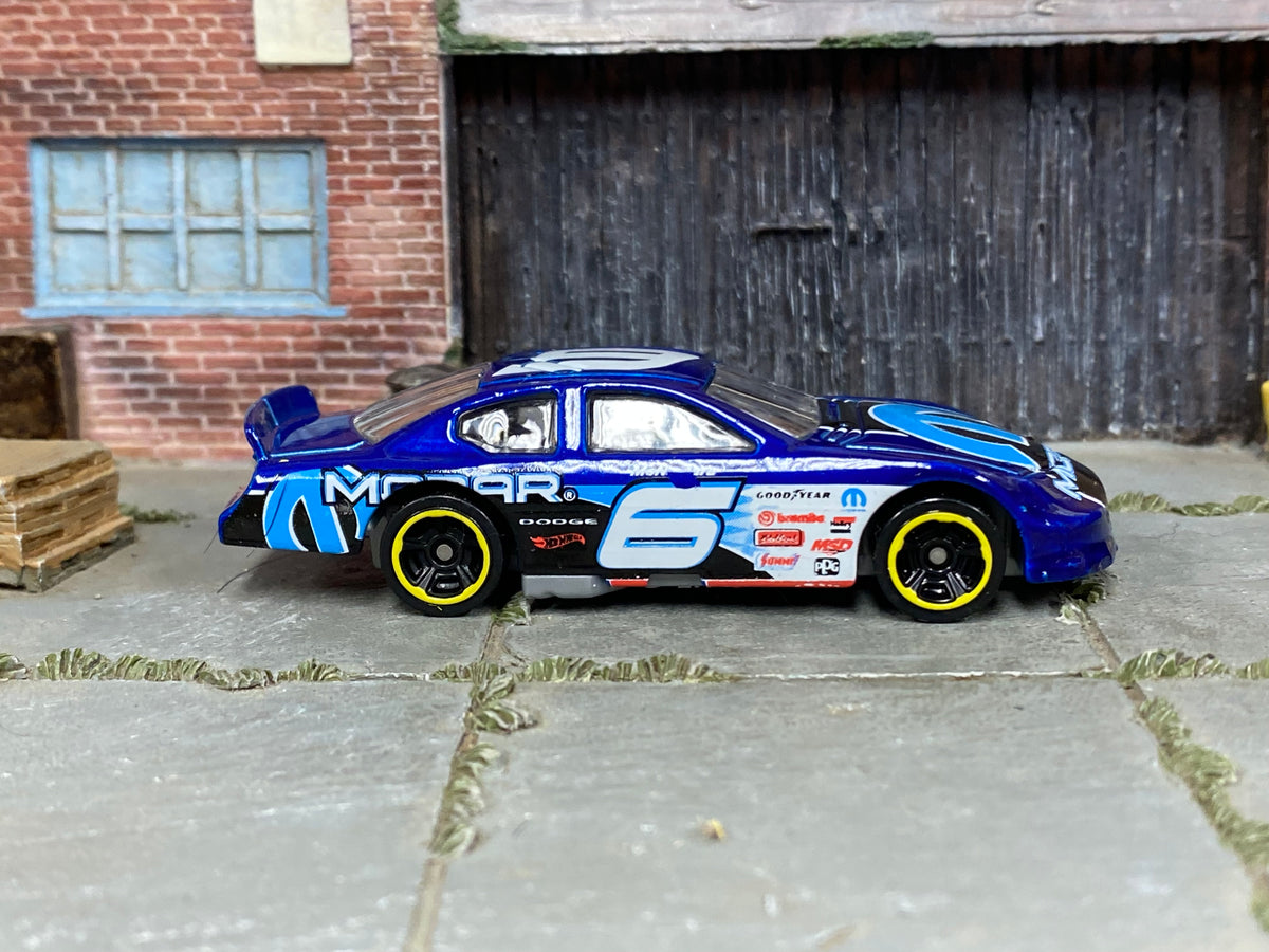 2019 Hot Wheels Dodge Charger Stock Car royal blue Mopar number 6 loose car, right-side view