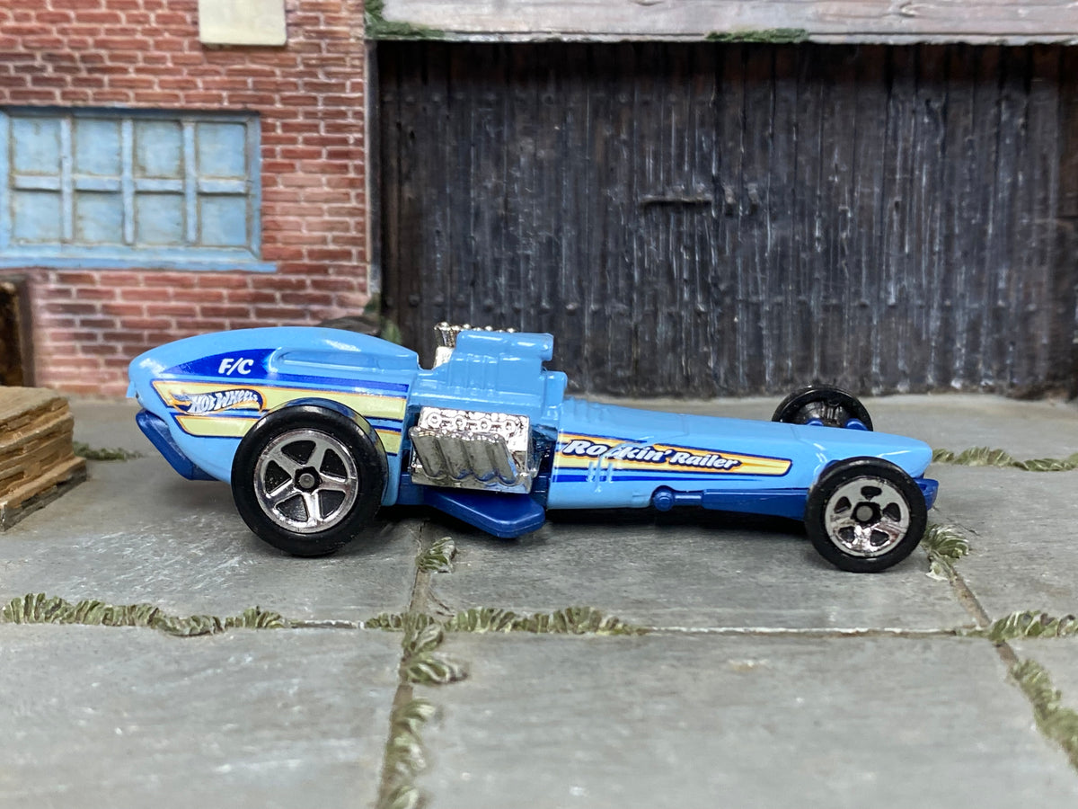 Hot Wheels 2024 Rockin' Railer light blue right-side view