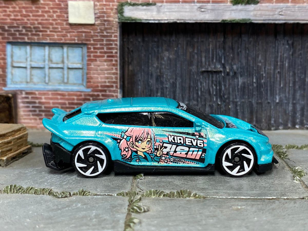 Hot Wheels 2025 Custom Kia EV6 pearl teal right-side view