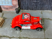 Hot Wheels 3-Window 34 red Sumo Samo wrestler graphics, top view