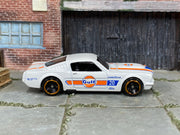 Hot Wheels '65 Mustang 2+2 Fastback white Gulf #20, right-side view