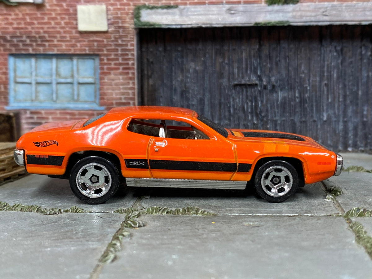 Hot Wheels '71 Plymouth GTX — right-side view