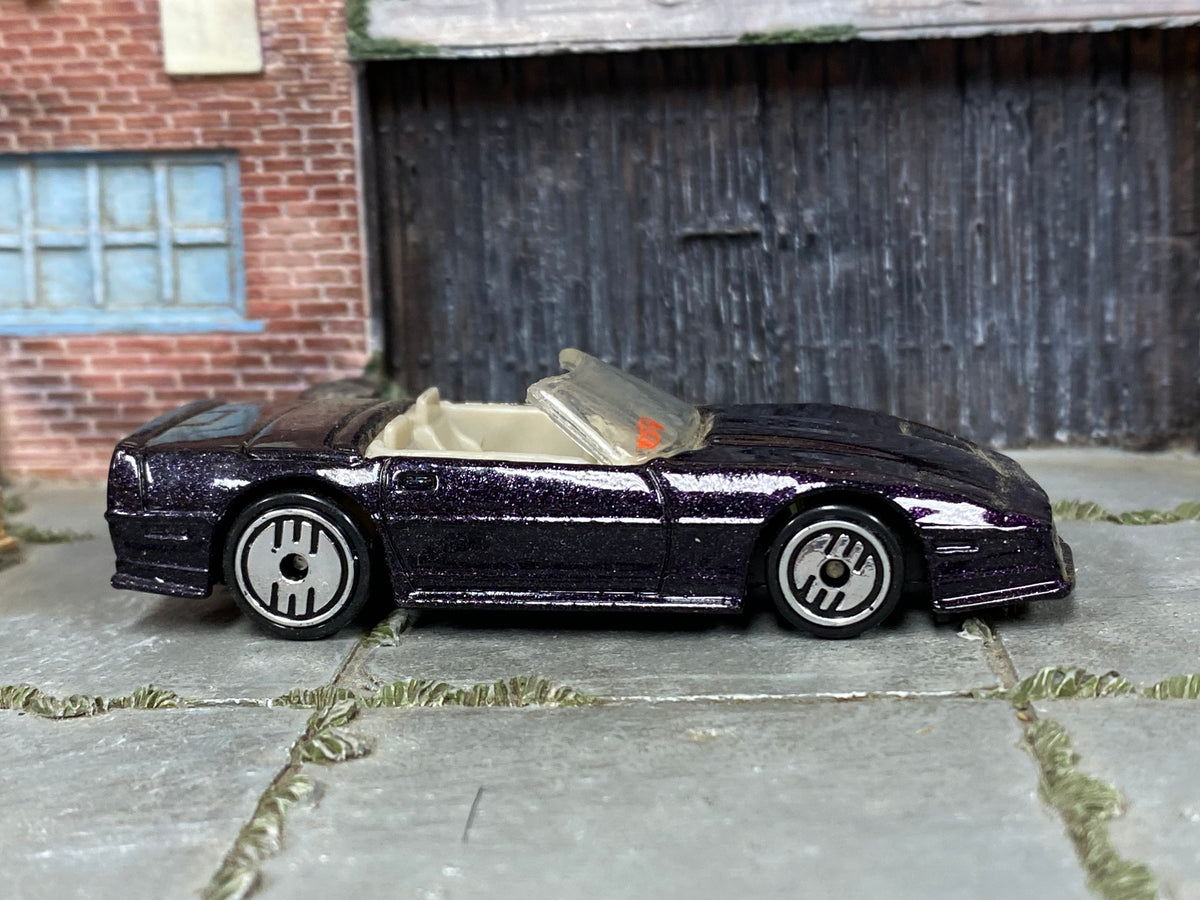 Hot Wheels Custom Corvette Convertible metallic dark purple, right side view