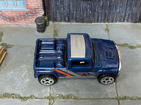 Hot Wheels Hummer H3T Concept metallic blue loose truck, top view