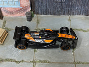 Hot Wheels McLaren Formula 1 Team 2025 MCL38 5-Pack loose car, top view