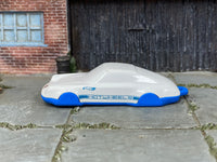 Hot Wheels Porsche 911 Carrera Clip white and blue — left side view