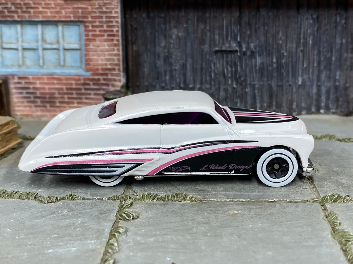 Hot Wheels Purple Passion white and pink L. Wood Design loose car, right side view