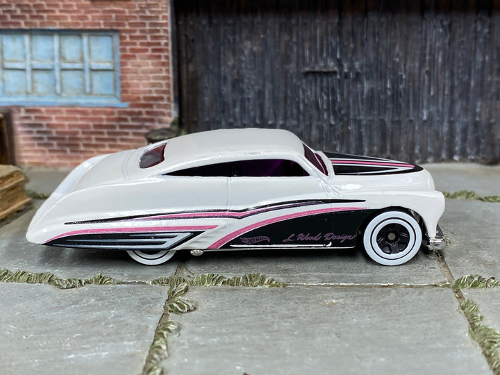 Hot Wheels Purple Passion white and pink L. Wood Design loose car, right side view