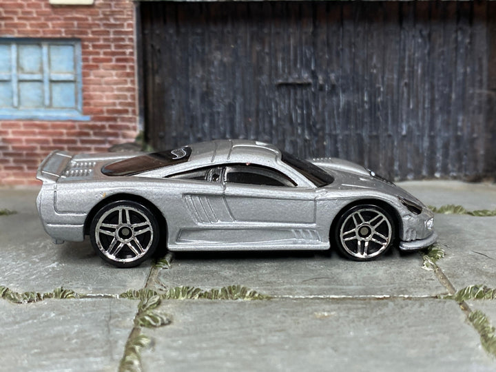 Hot Wheels Saleen S7 silver with PR5 wheels, right side view