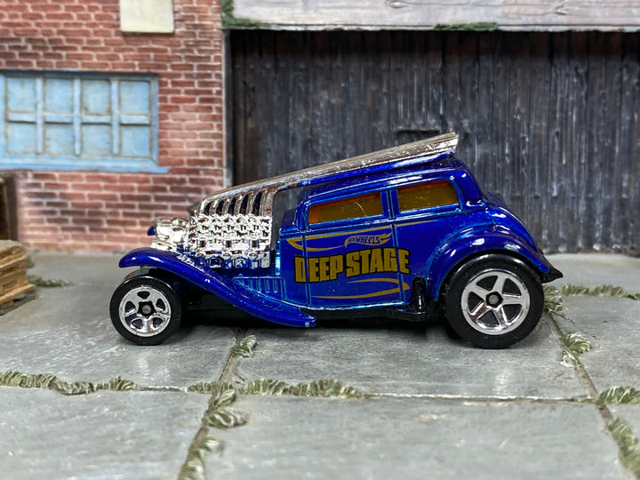 Hot Wheels Surf Crate blue Keep Stance right-side view