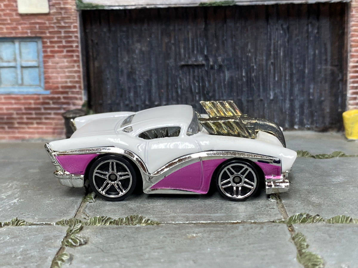 Hot Wheels Two 2 Go white and magenta with exposed engine, right side view