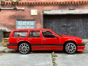 Loose Hot Wheels - Volvo 850 Estate - Red — view 3