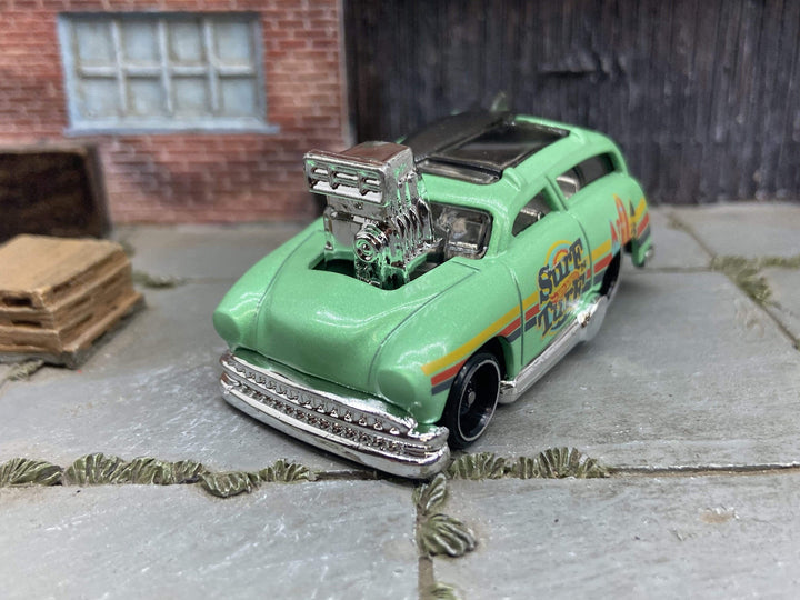 Loose Hot Wheels - Surf'n Turf Surf Wagon - Green — view 2