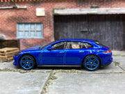 Loose Hot Wheels - Porsche Panamera Turbo S E-Hybrid Sport Turismo - Blue — view 2