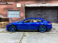 Loose Hot Wheels - Porsche Panamera Turbo S E-Hybrid Sport Turismo - Blue — view 2