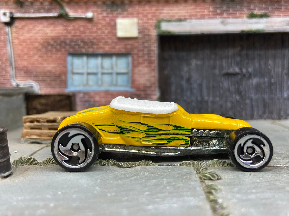 Loose Hot Wheels 1927 Ford T-Bucket Track T in Yellow with Flames