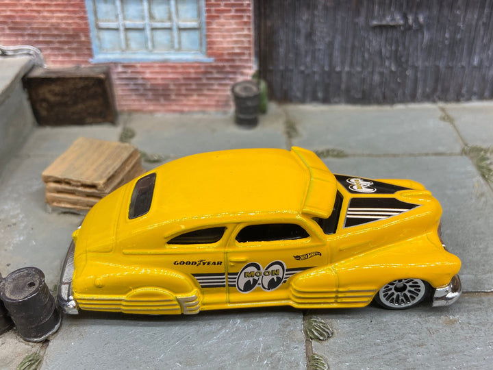 Loose Hot Wheels - 1947 Chevy Fleetline - Yellow Mooneyes Livery — view 2