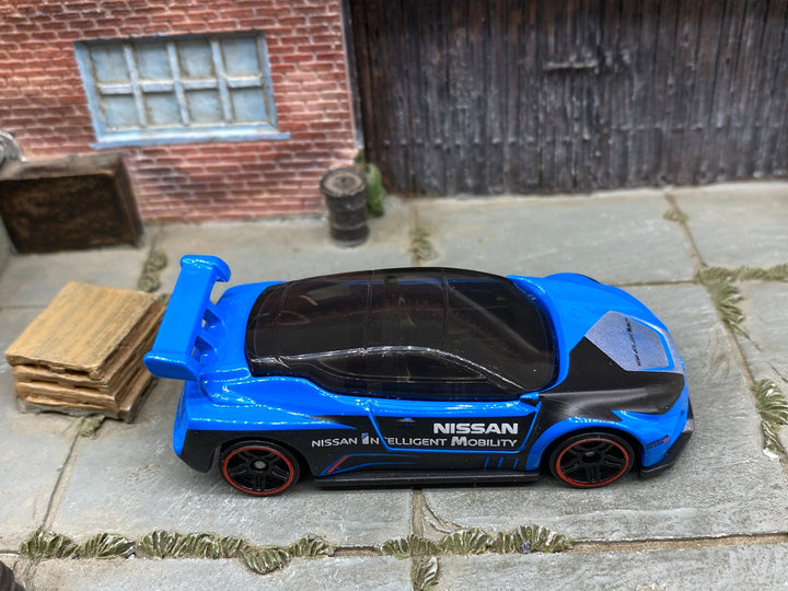 Loose Hot Wheels - Nissan Leaf Nismo RC02 - Blue, Black and Silver — view 2