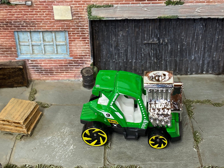 Loose Hot Wheels - Tee'd Off Golf Cart Hot Rod - Green and White — view 2
