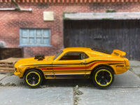Loose Hot Wheels - Ford Mustang Mach 1 - Yellow, Orange and Black — view 3