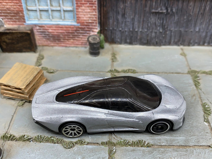 Loose Hot Wheels - McLaren Speedtail - Silver — view 2