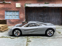 Loose Hot Wheels - McLaren F1 - Silver — view 3