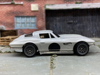 Loose Hot Wheels - 1964 Chevy Corvette Sting Ray - White and Black — view 3