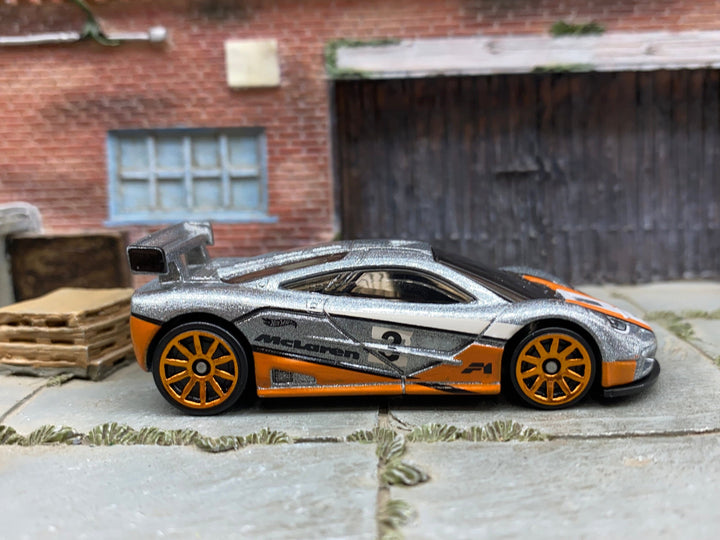 Loose Hot Wheels - McLaren F1 GTR - Silver, Black and Orange #3 Race Livery