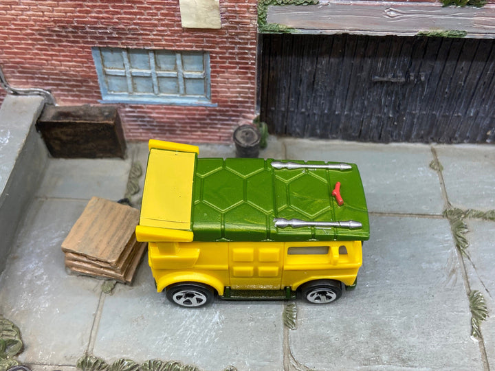 Loose Hot Wheels - TMNT Party Van Teenage Mutant Ninja Turtle Van - Green and Yellow — view 2