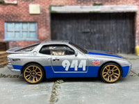 Loose Hot Wheels - 1989 Porsche 944 Turbo - Silver and Blue Urban Outlaw Livery — view 3