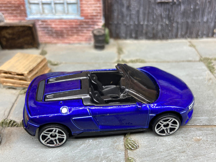 Loose Hot Wheels 2019 Audi R8 Spyder Dressed in Dark Blue — view 2