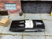 Loose Hot Wheels - 1963 Ford T-Bird Thunderbird - Black and White — view 2