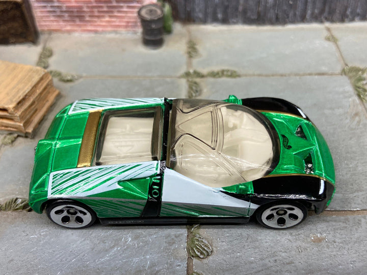 Loose Hot Wheels Ford GT90 Dressed in Green, White and Black — view 2