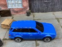 Loose Hot Wheels - 1994 Audi Avant RS2 - Blue — view 2