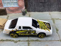 Loose Hot Wheels - Chevy Stocker Stock Car - White Yellow Jackets Livery — view 2