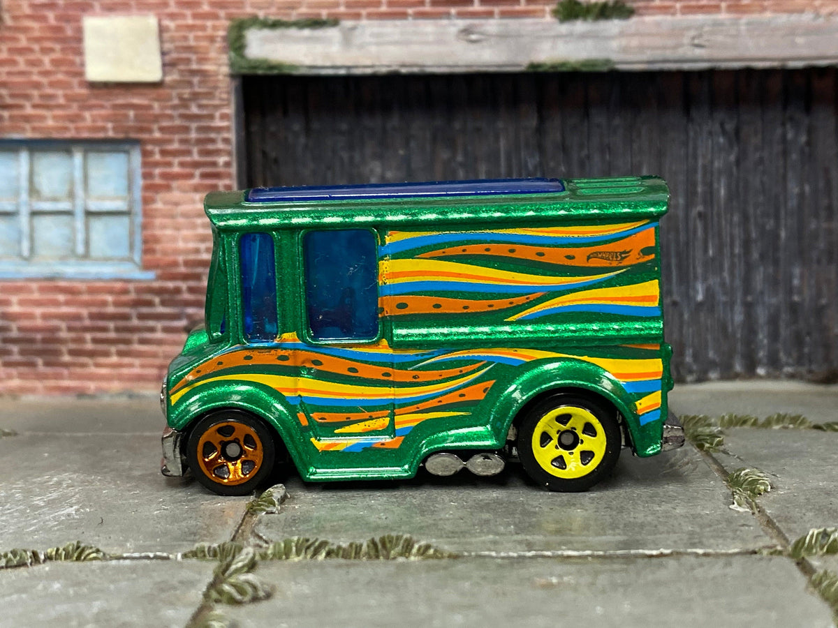 Loose Hot Wheels - Bread Box Bread Van - Green, Orange and Yellow