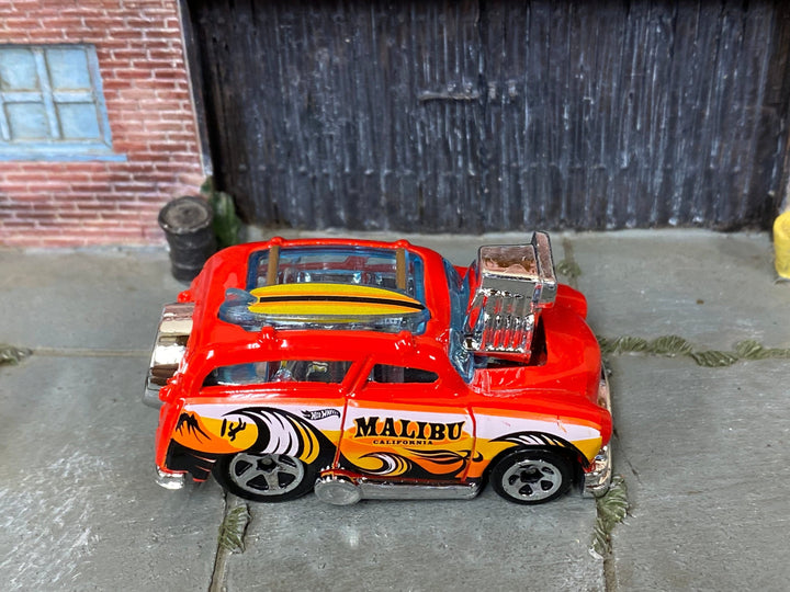 Loose Hot Wheels - Surf'n Turf Surf Wagon - Red — view 2