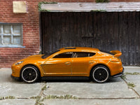 Loose Hot Wheels - Porsche Panamera - Gold — view 3